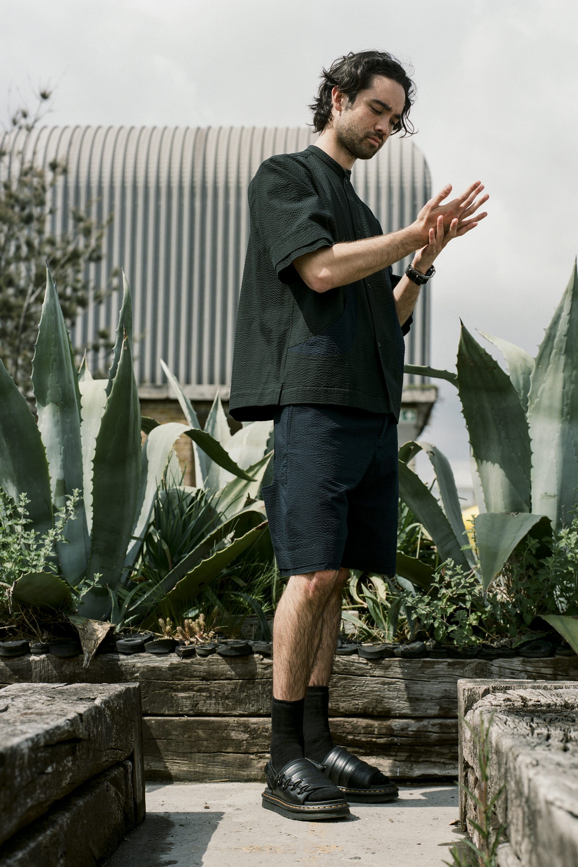 AW21 Suicoke