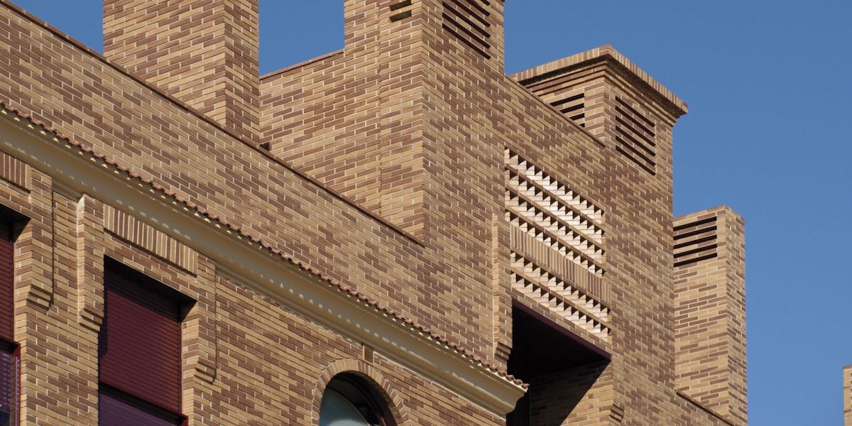 Omega facing brick - volcano brown
