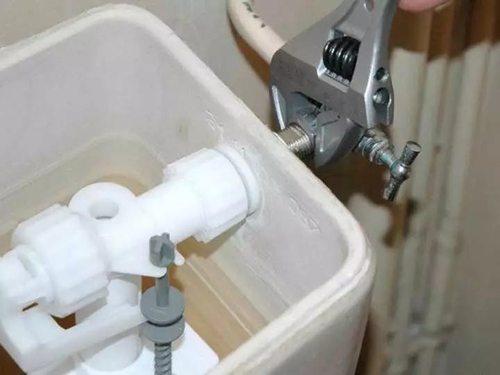 Comprendre le fonctionnement d'un robinet flotteur WC