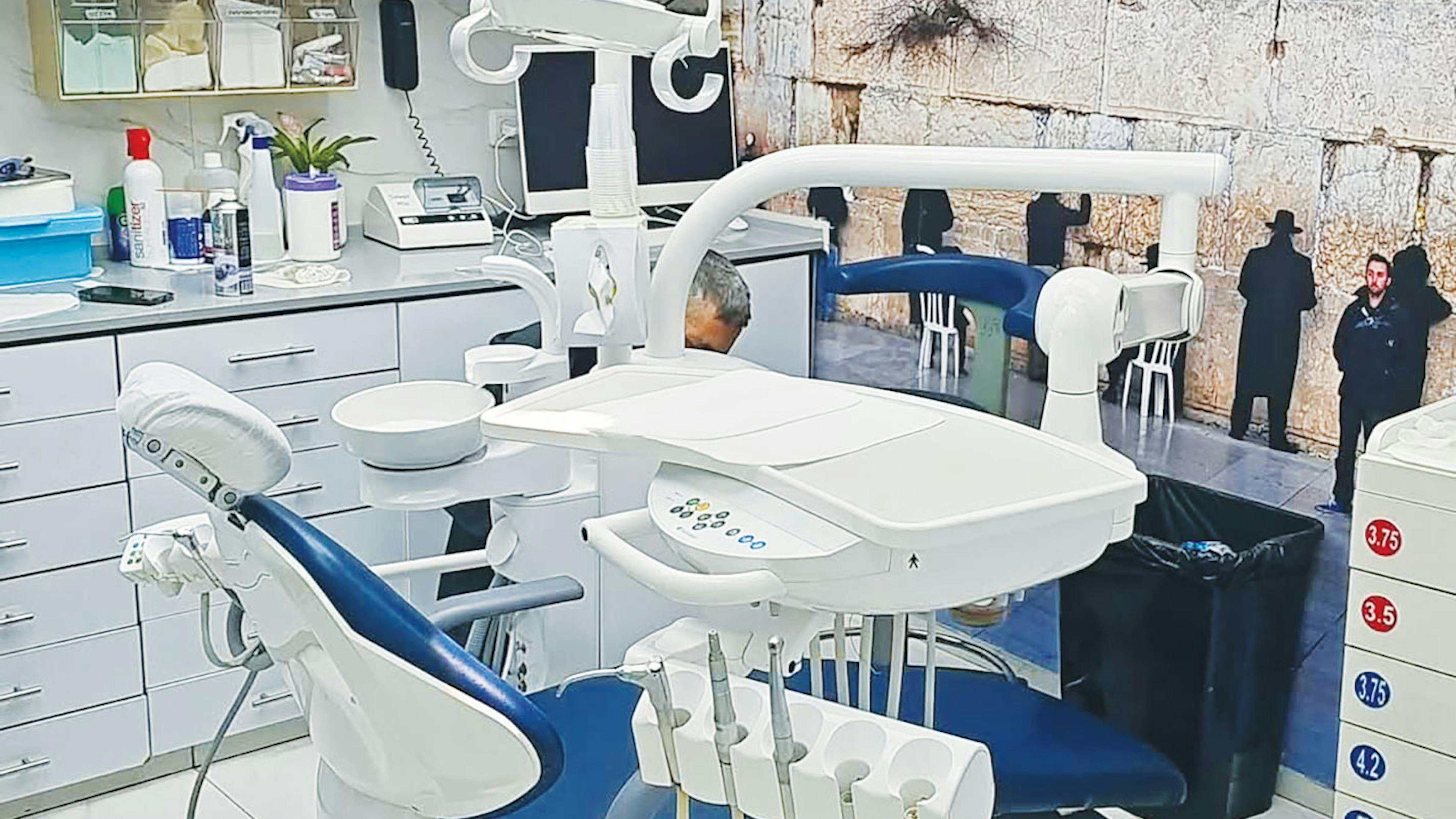 La clinique dentaire où les Ben Atars et bien d'autres ont pu retrouver le sourire, manger sans douleur et reprendre une vie normale. (Crédit photo : Daniel Kirchhevel/Bridges for Peace)