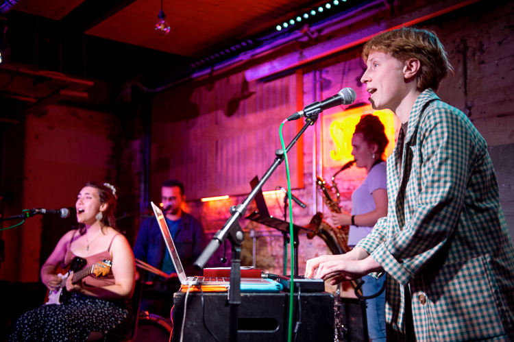 Libersea performing live.