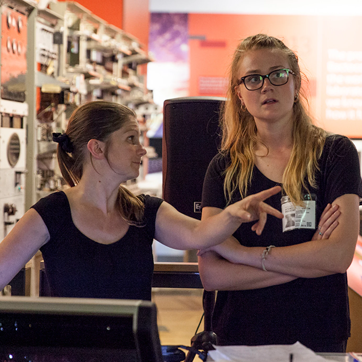 A sound engineer working with Speth.