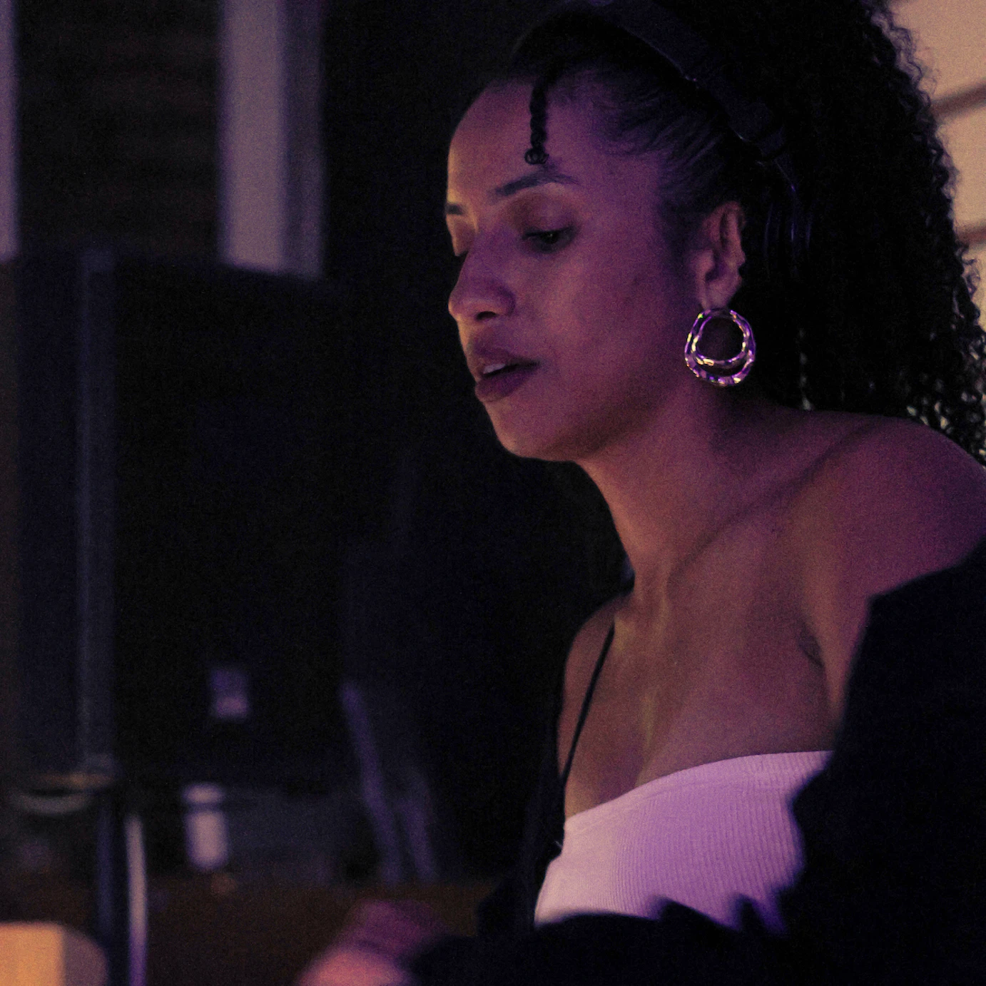 Mia Koden performing behind the decks.
