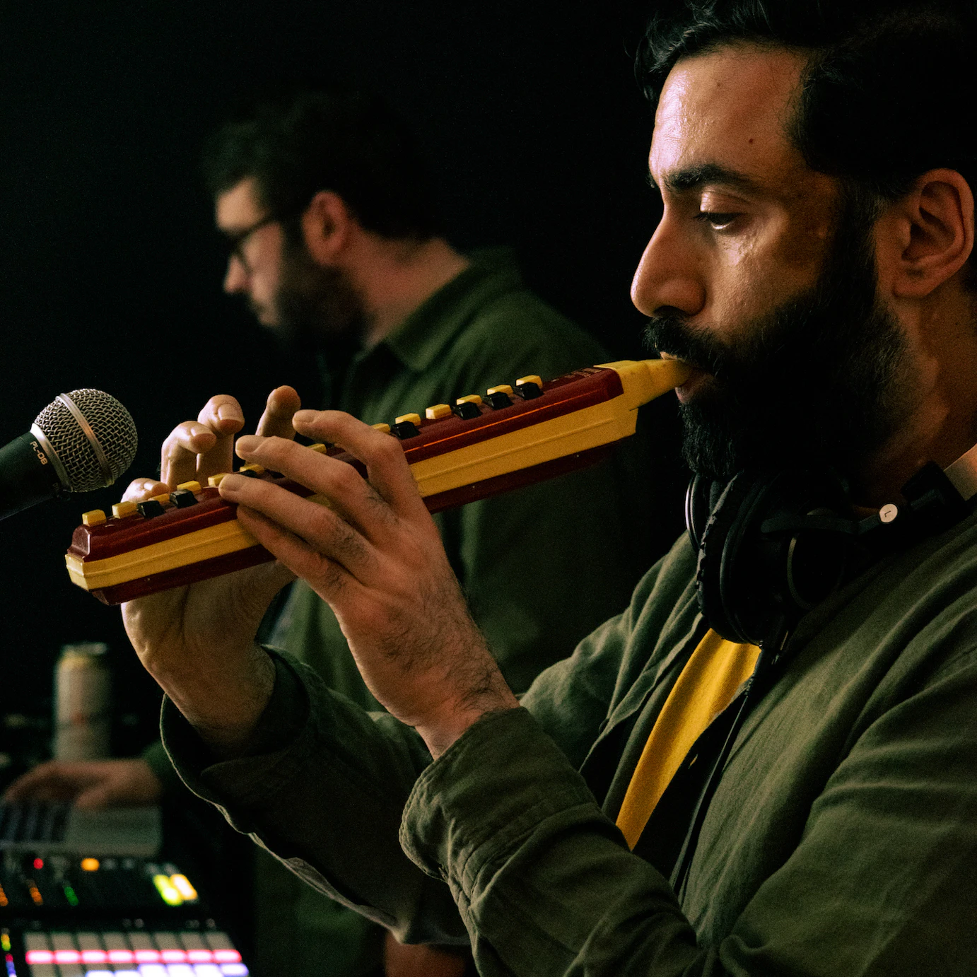Astrolayb performing.