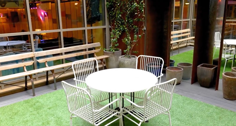 garden tables and chair 