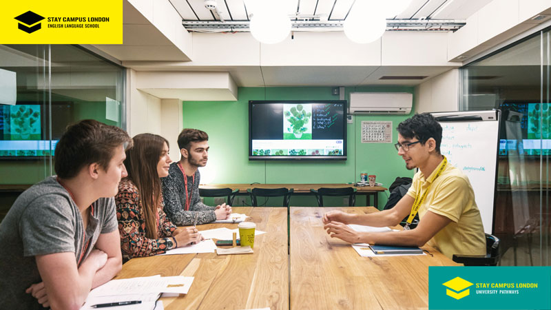 Classroom with students 