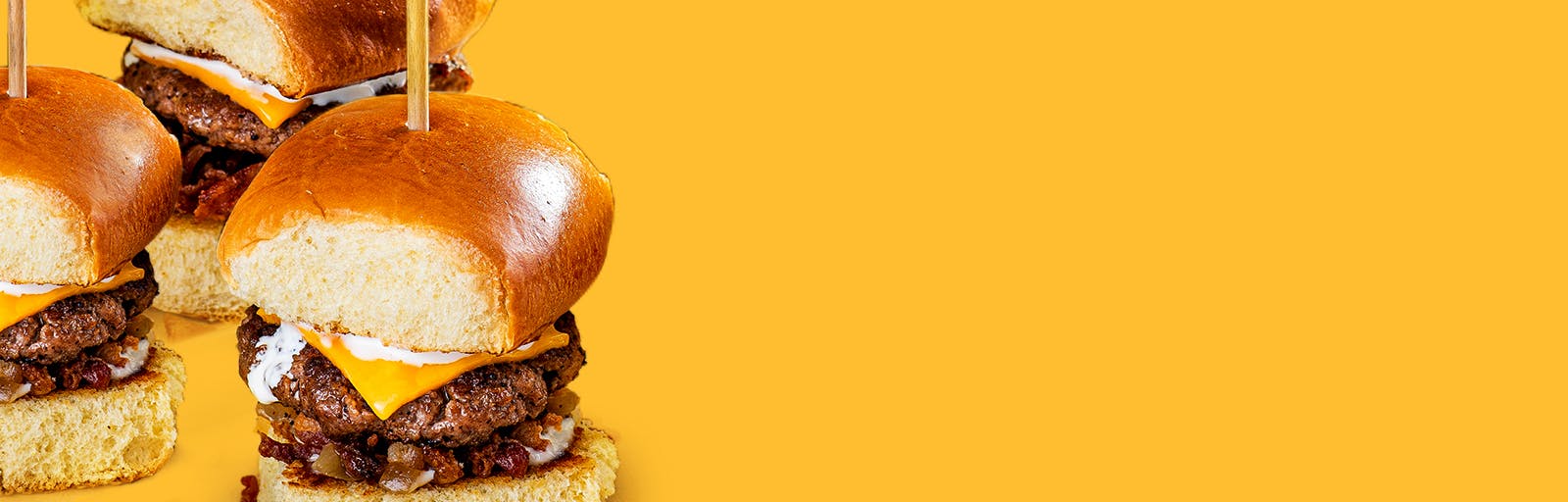 National Burger Day To Go In Restaurant Food Specials Chili S