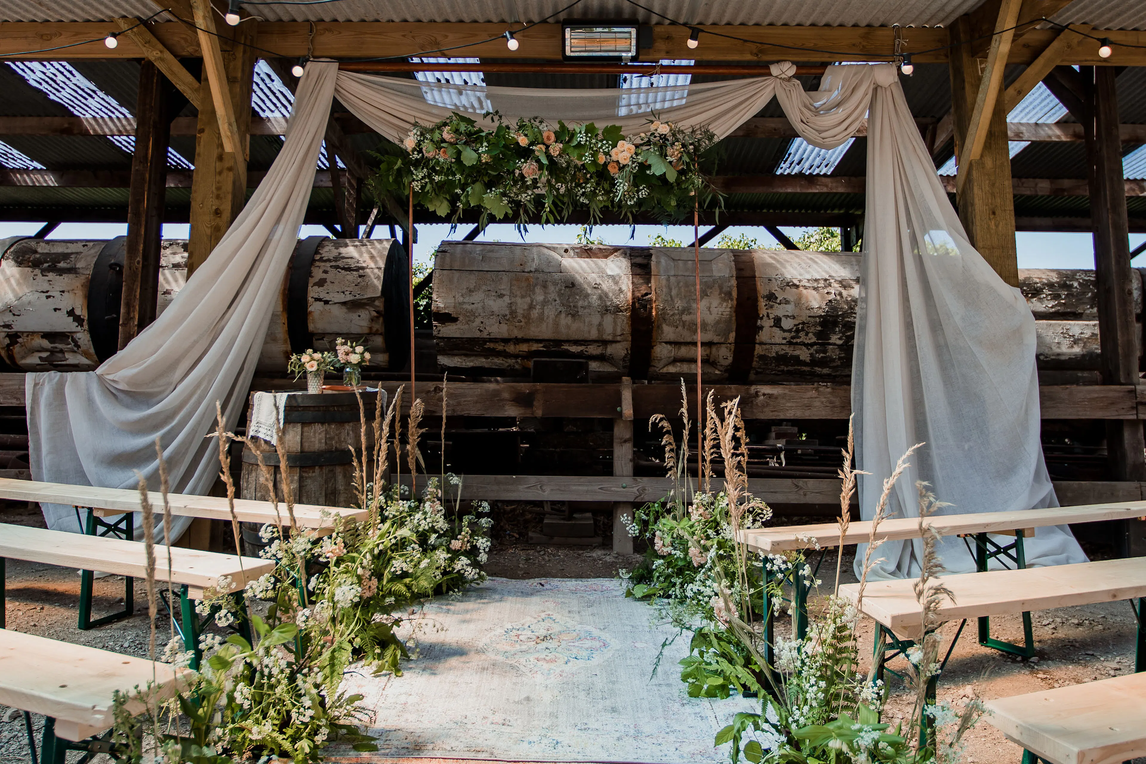 Bristol Dockyards Outside wedding ceremony 