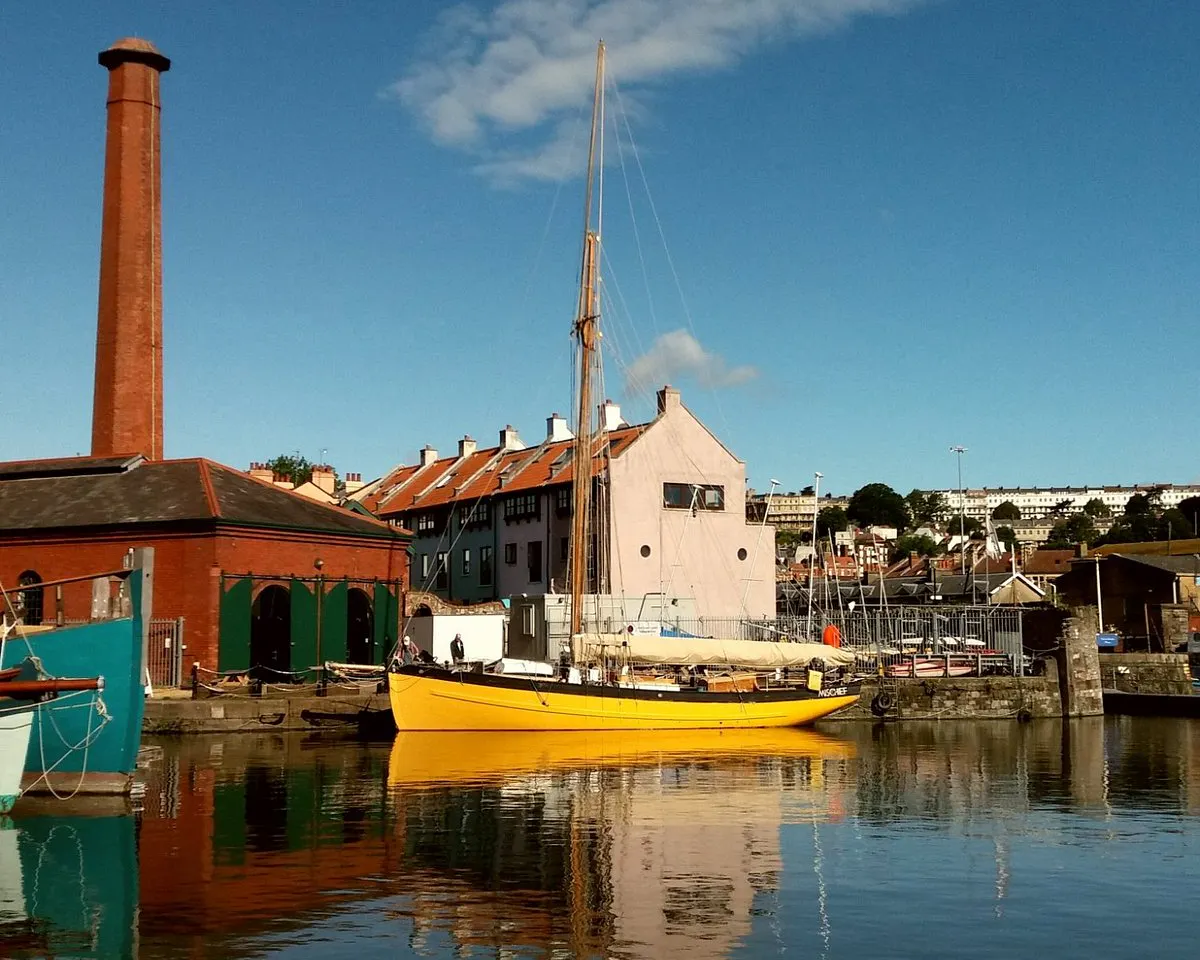 Underfall yard with some boats in front of it