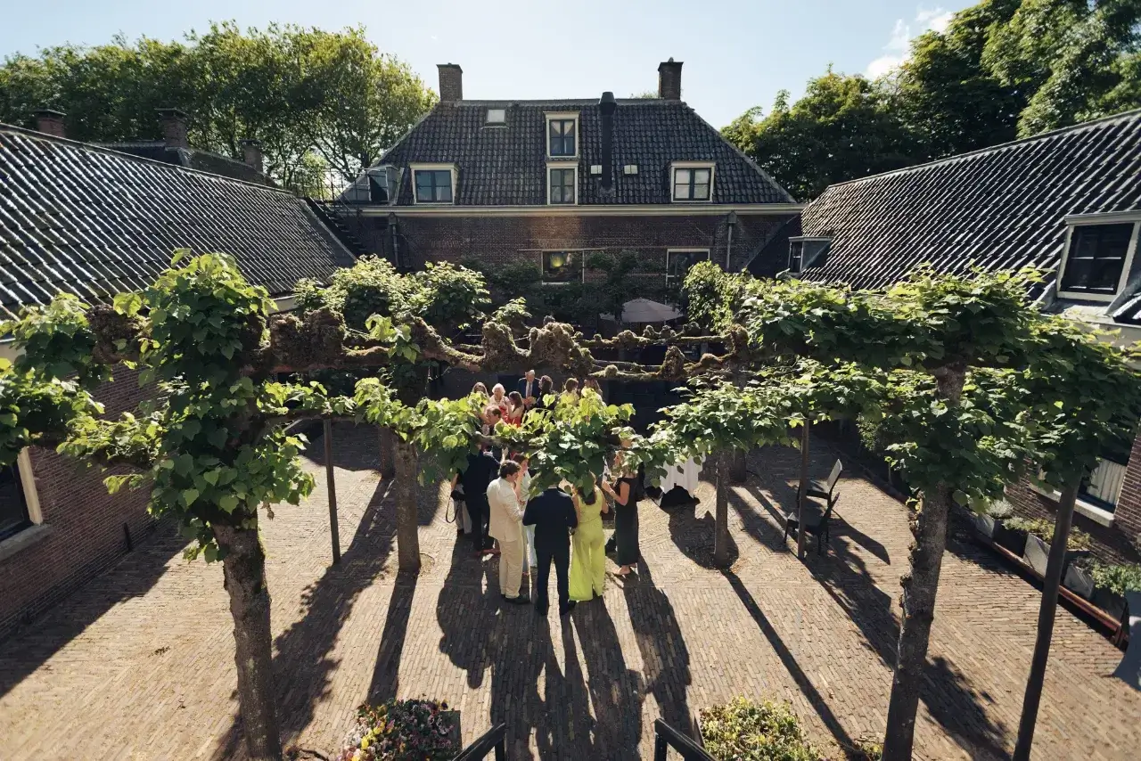 Borrelen receptie Binnenplaats Broeker Huis 1280 85pct