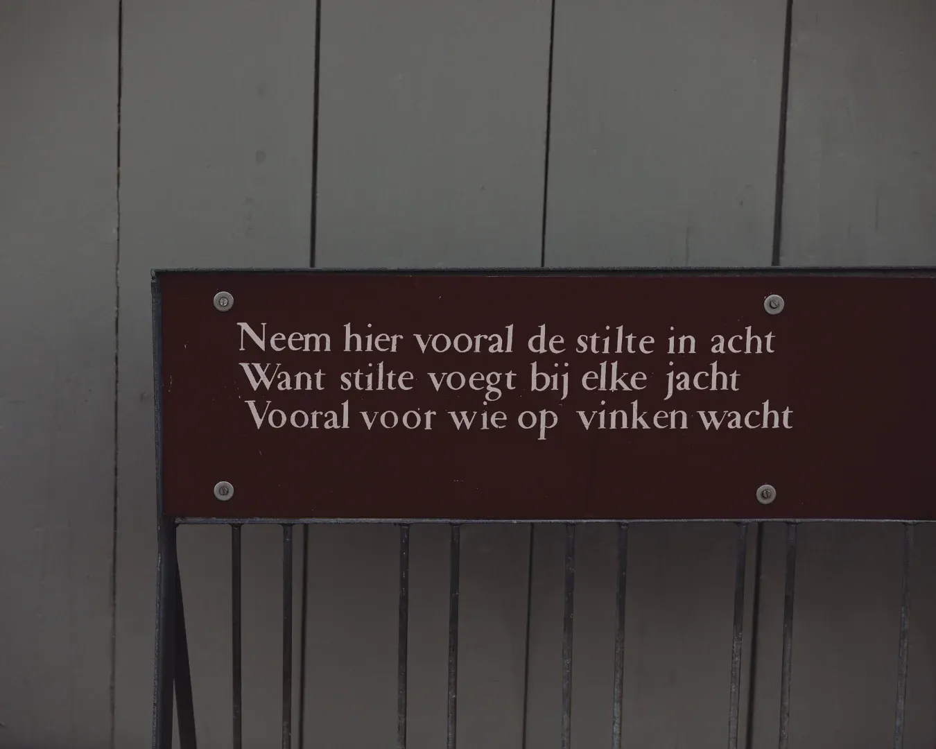 Bordje stilte in acht nemen Havenrak-Broek-in-Waterland gedicht