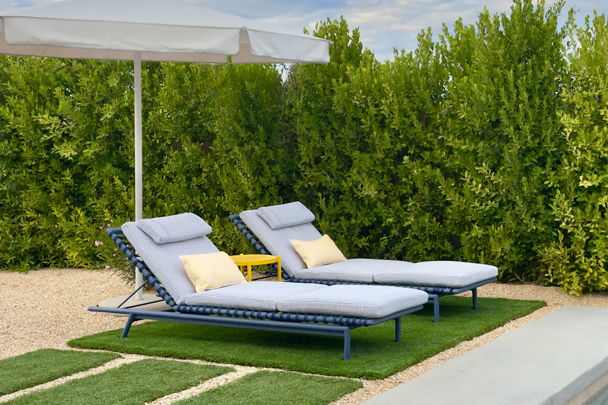 Oscar Lounge Chairs by Pool