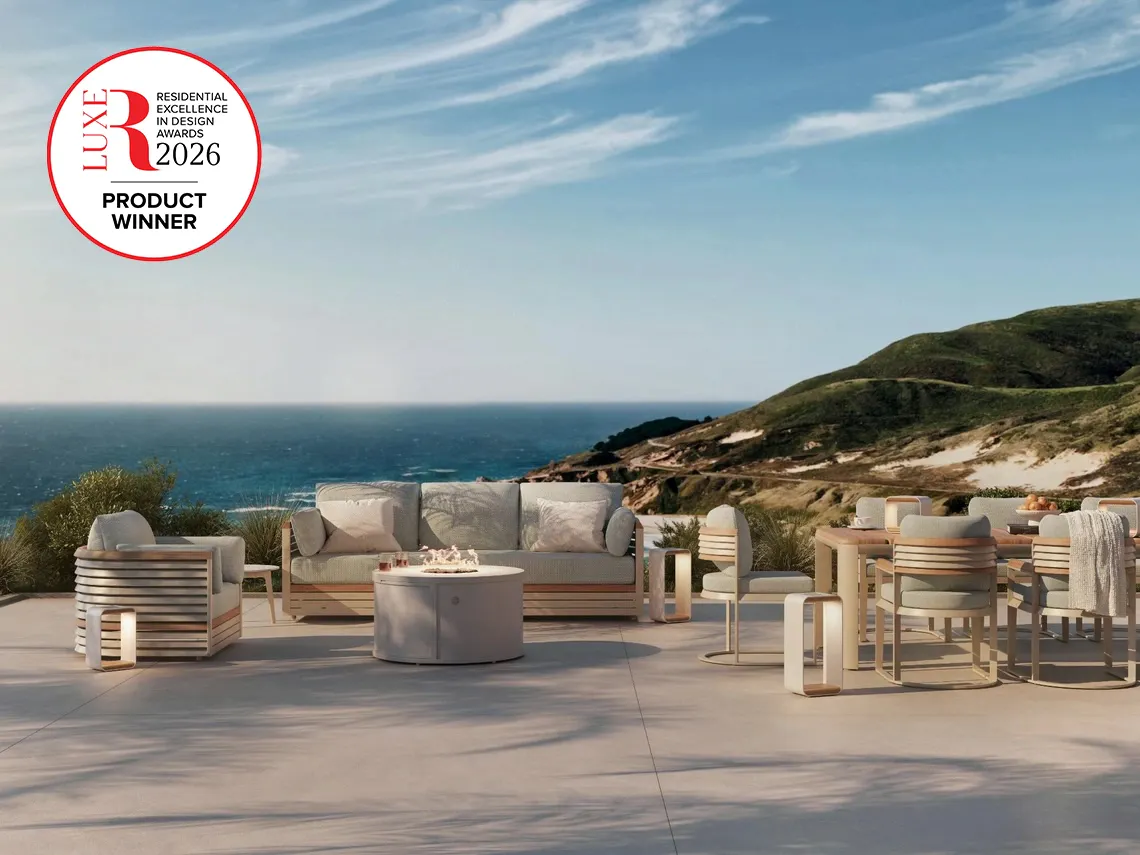 Solenne Luxe Red Award