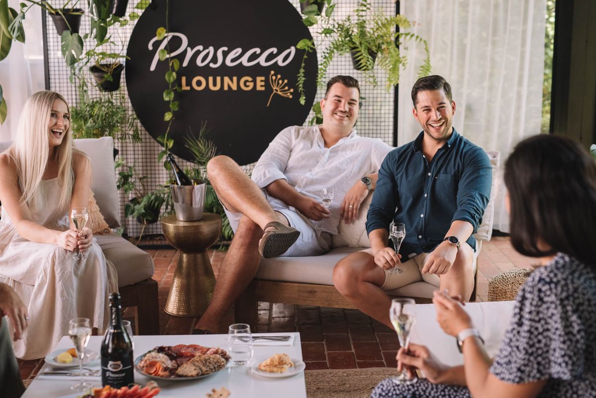 Prosecco Lounge