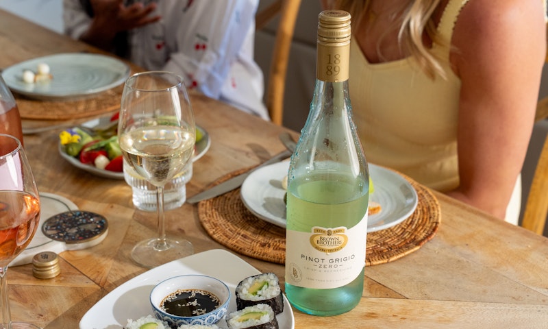 Pinot Grigio Zero on a dinner Table