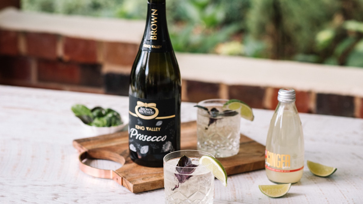 Prosecco Sparkling Ginger Fizz cocktail