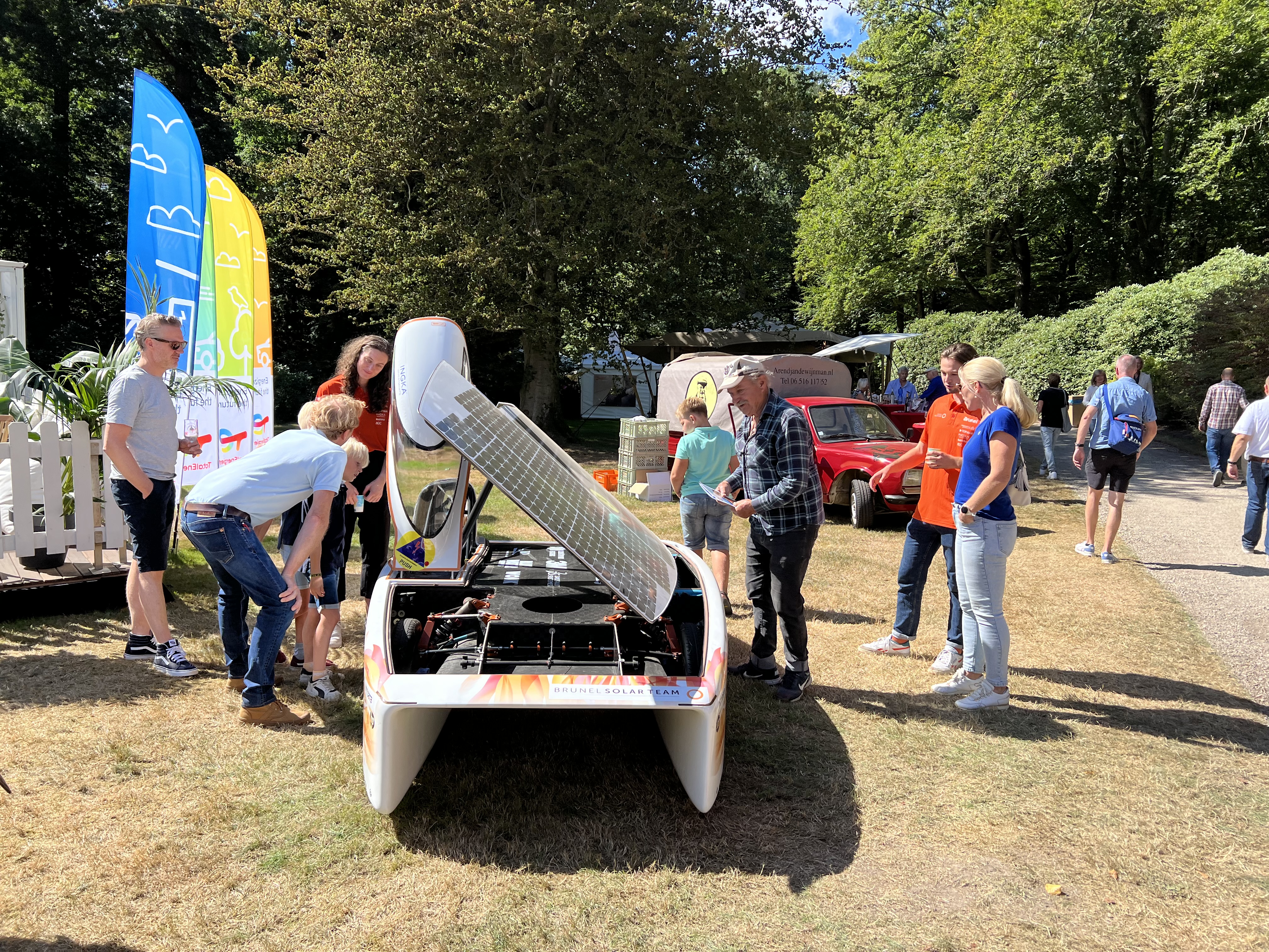 Nuna Phoenix at an outside event