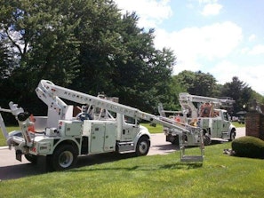Crews setting up to pull fiber as part of a 500-mile network build.