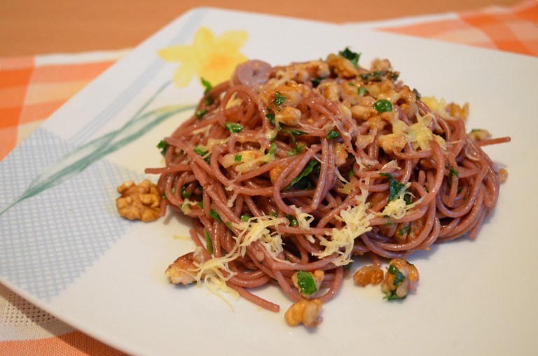 Спагеті в червоному вині