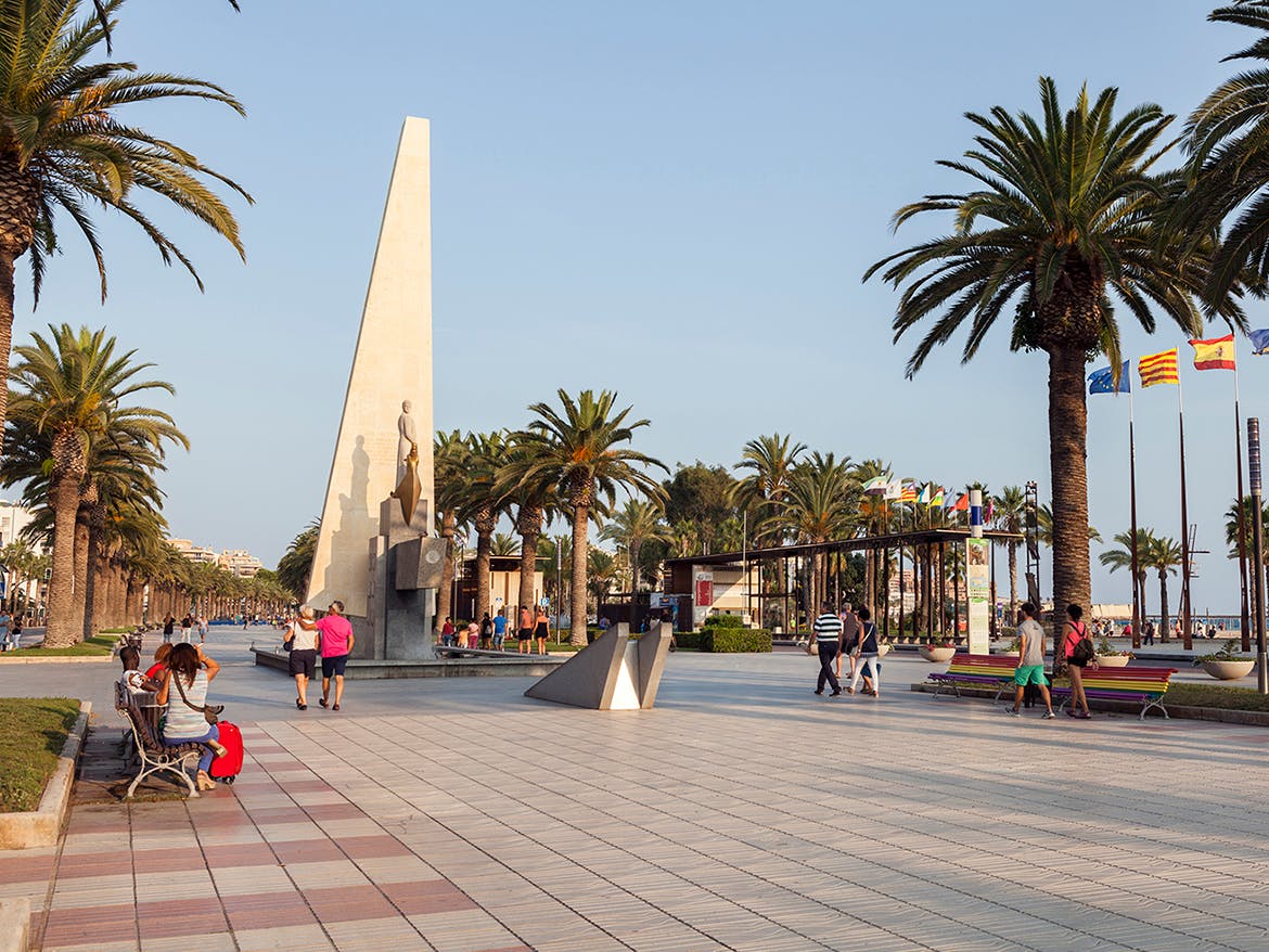 A picturesque scene of Avenida Jaume I in Salou.