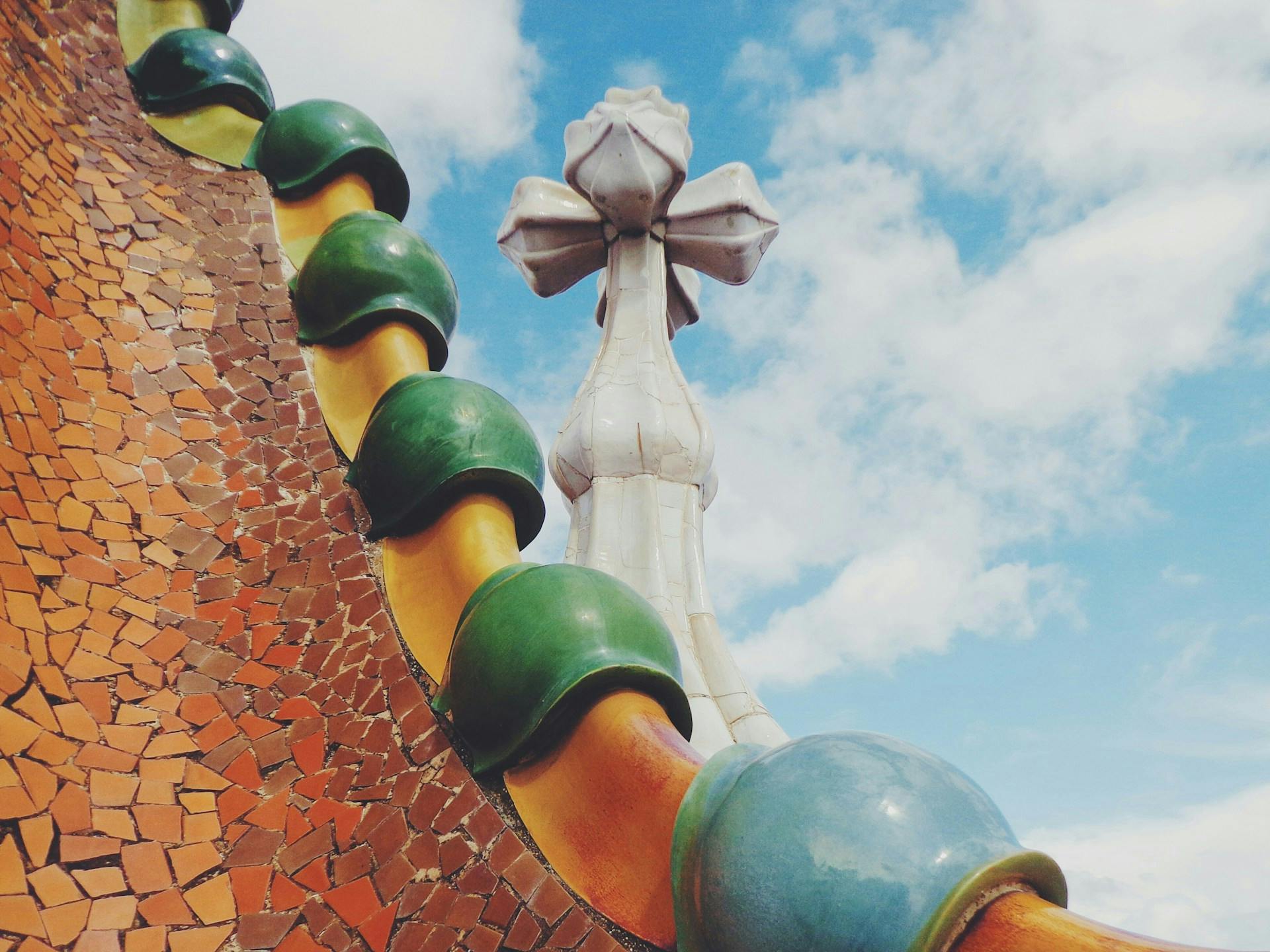 Iconic mosaic lizard sculpture at Parc Güell, Barcelona, Spain.