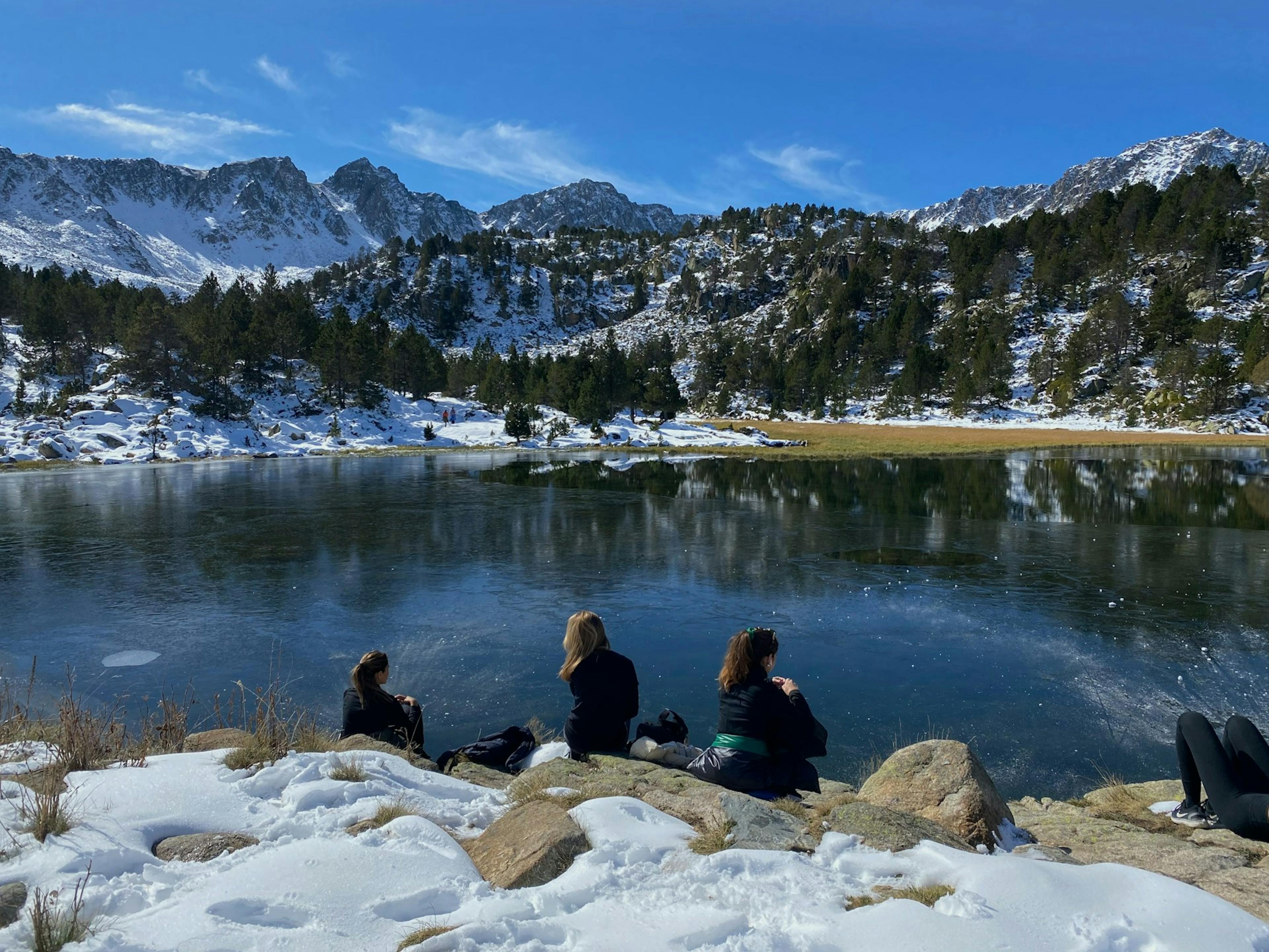 Un lac de montagne en Andorre.