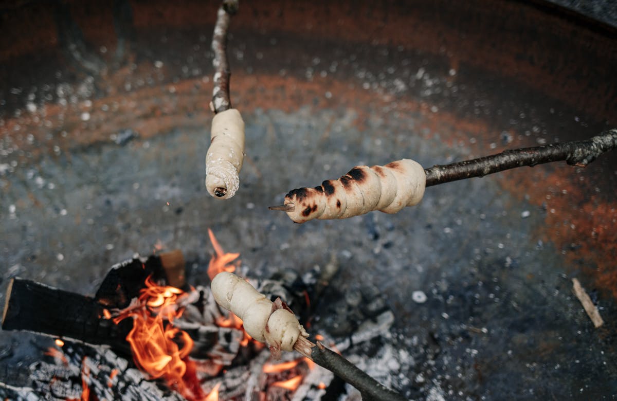 stockbrot feuerstelle cabingarten lagerfeuer