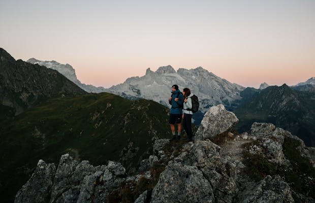 sommerurlaub montafon wandern berge tschaggunser mittagsspitze