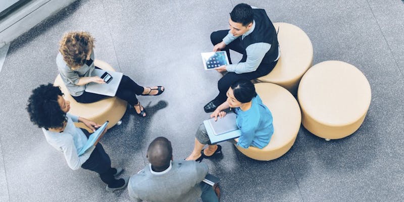 30 entreprises qui recrutent des cadres en 2016
