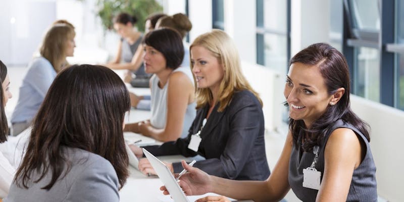 Décrocher son 1er CDI grâce à un forum de recrutement étudiant