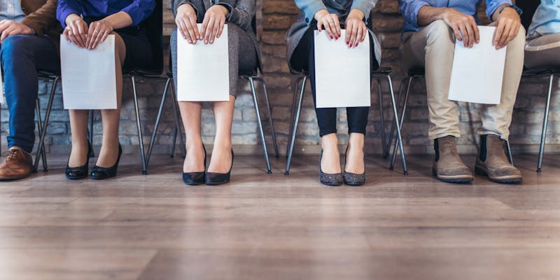 Recrutement des séniors : vers des critères de sélection plus favorables. Vraiment ?