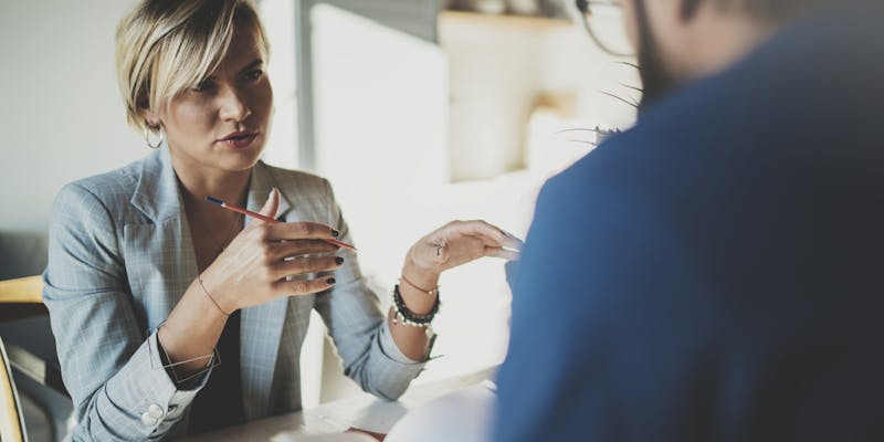 Entretiens annuels : comment annoncer de mauvaises nouvelles à un collaborateur ?