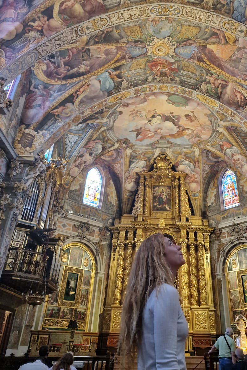 Dentro de una de las iglesias más bonitas de Valencia, la Iglesia de San Nicolás