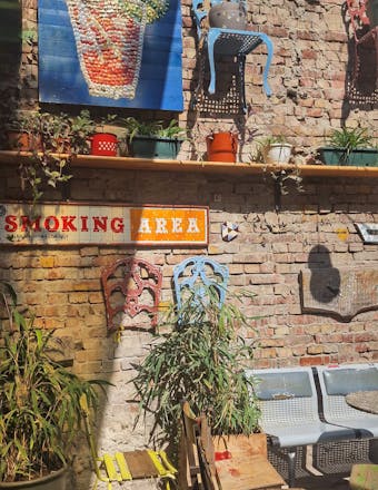 Vista desde las alturas y en primavera de la ciudad de Budapest, se ve el puente de las cadenas