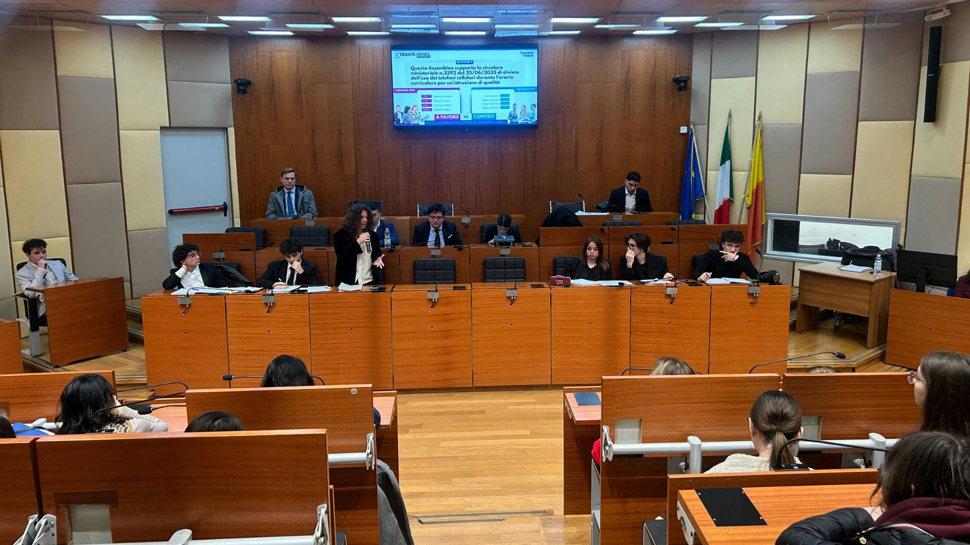 Sala del consiglio comunale di Napoli, dove si sono svolti i Live Debate Civici 2025