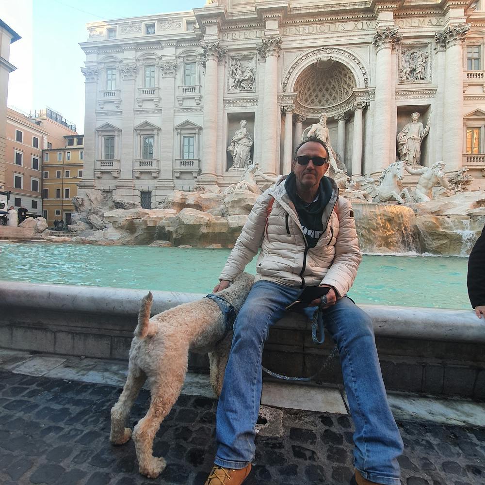 Peter, Myran and Luka: Peter and Luka in front of the Trevi Fountain - Campercontact