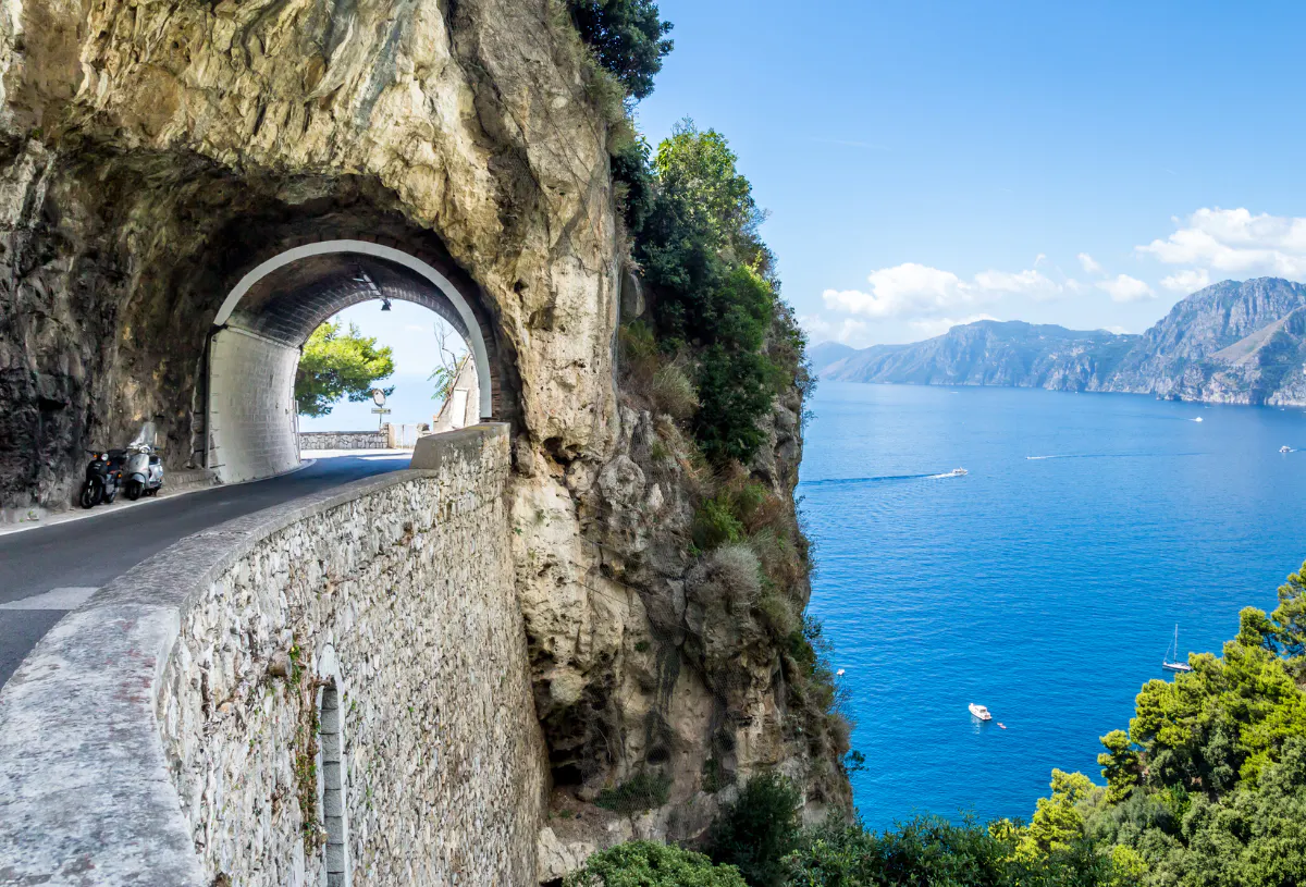 Bergtunnel in Italien