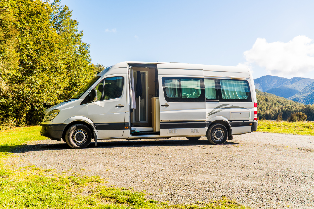 Buscamper of camperbus: verschillen en overeenkomsten