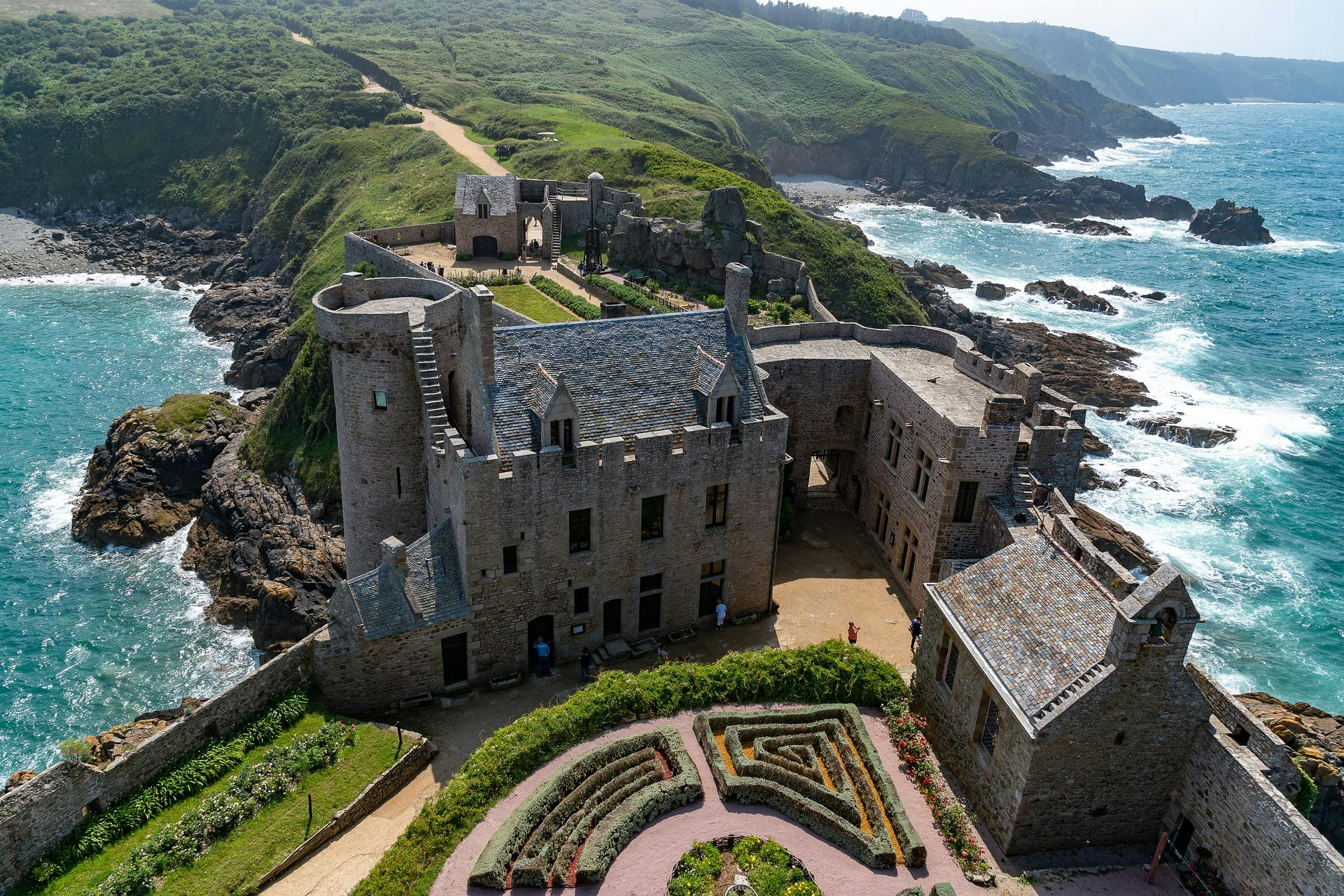 Campercontact - country information Fort La Latte Castle, Brittany