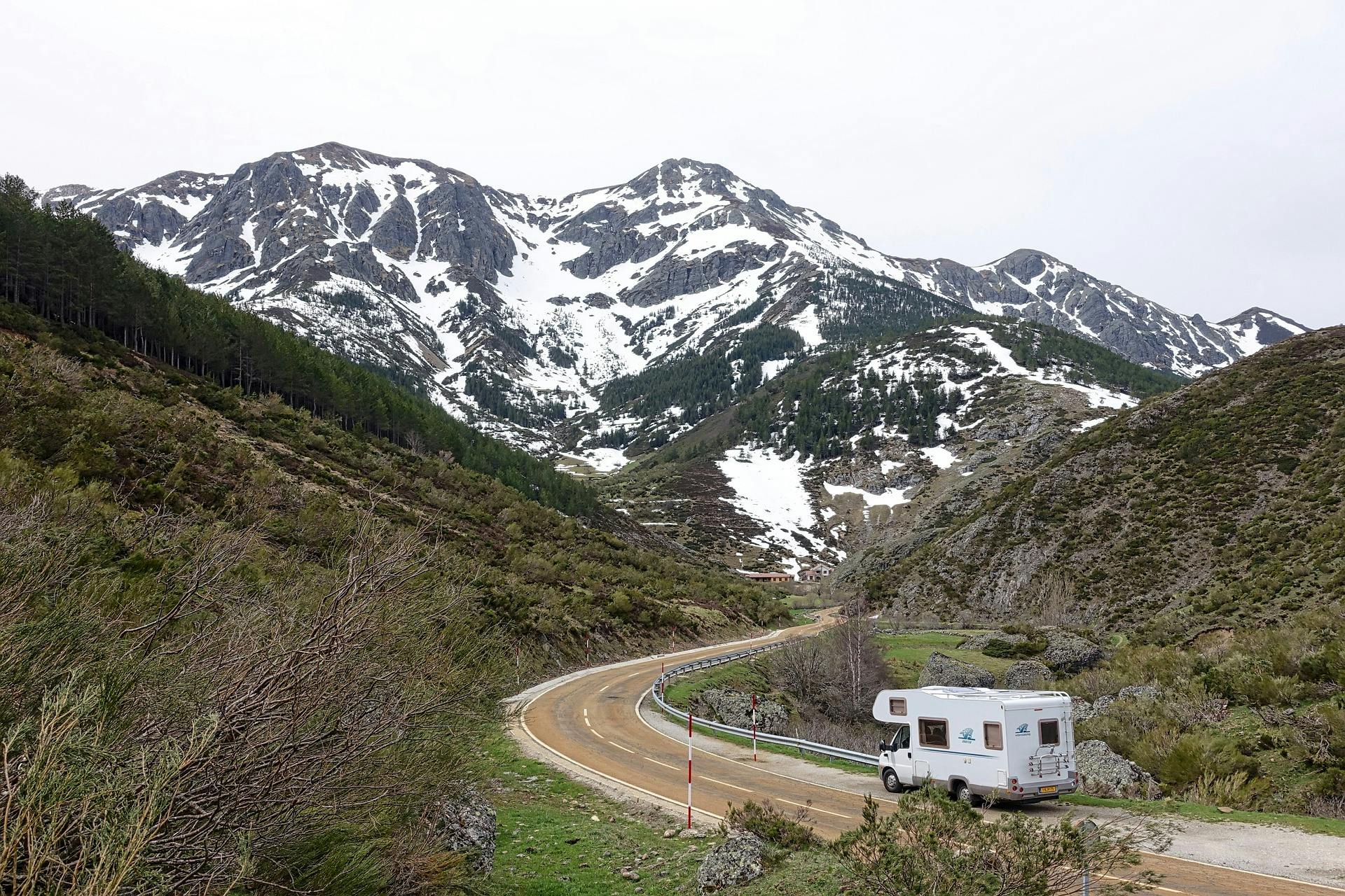 Driving a motorhome in the mountains - Campercontact
