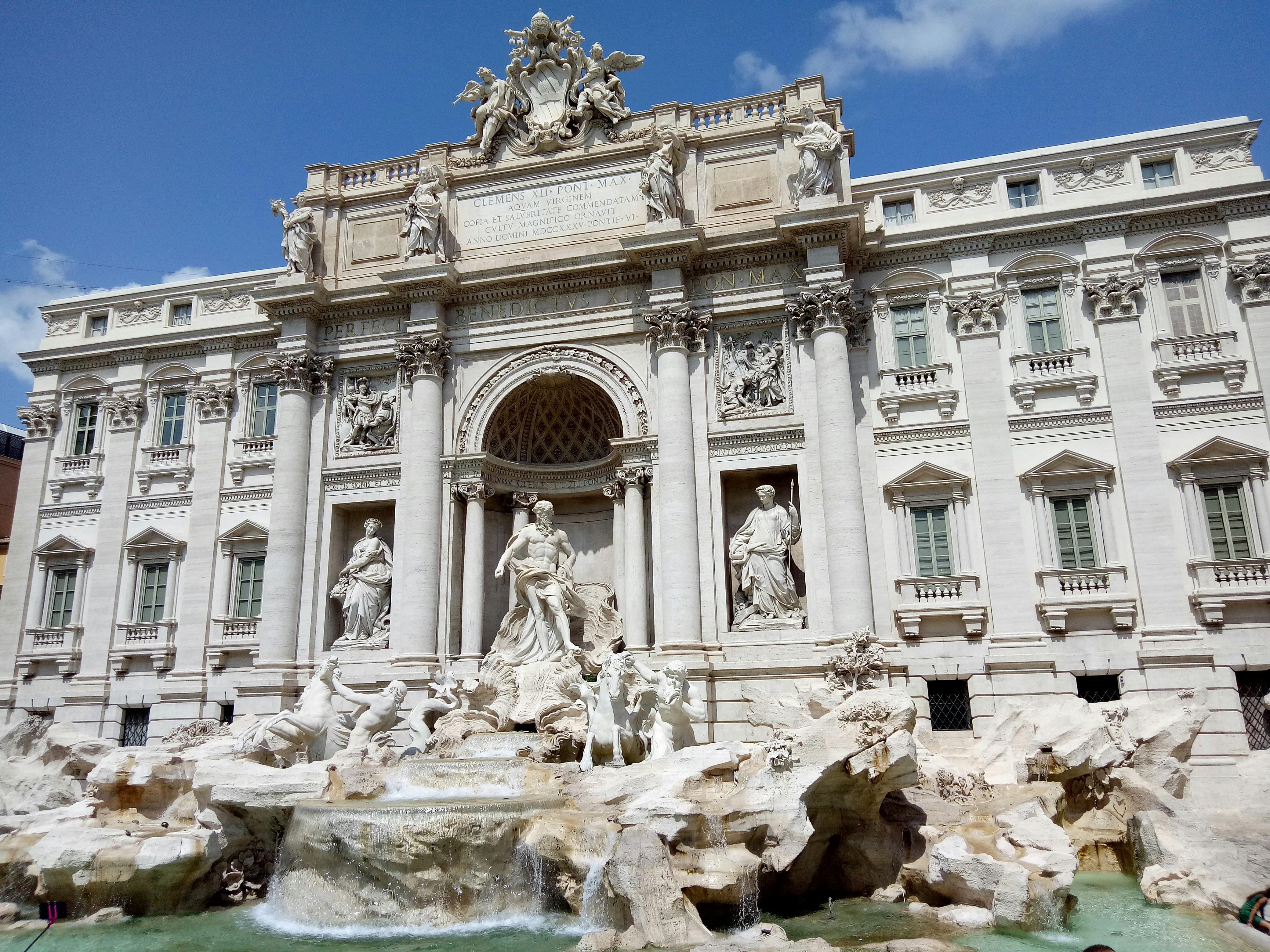 Campercontact country information - Trevi Fountain Rome