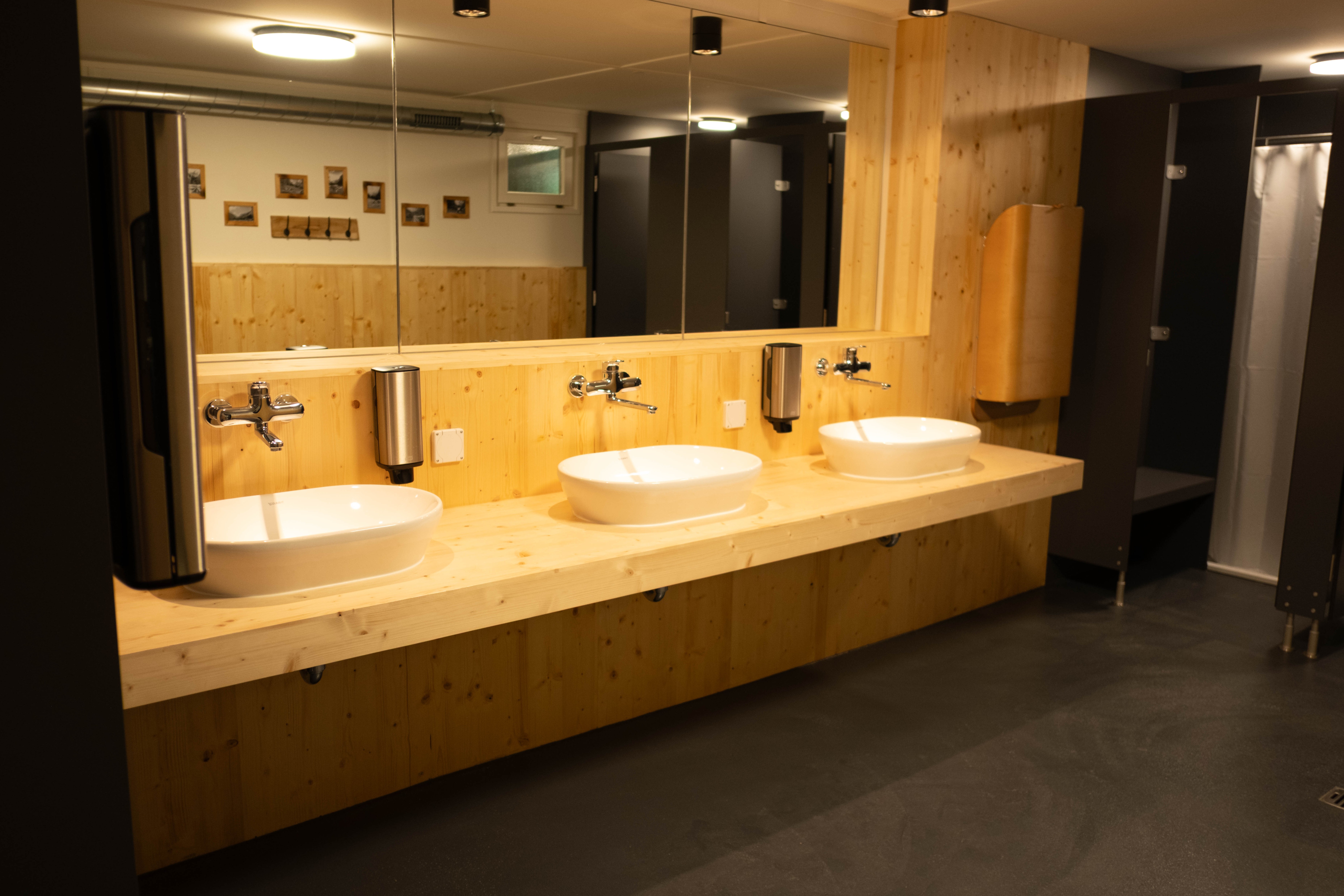 Sanitäranlage Camping Jungfrau