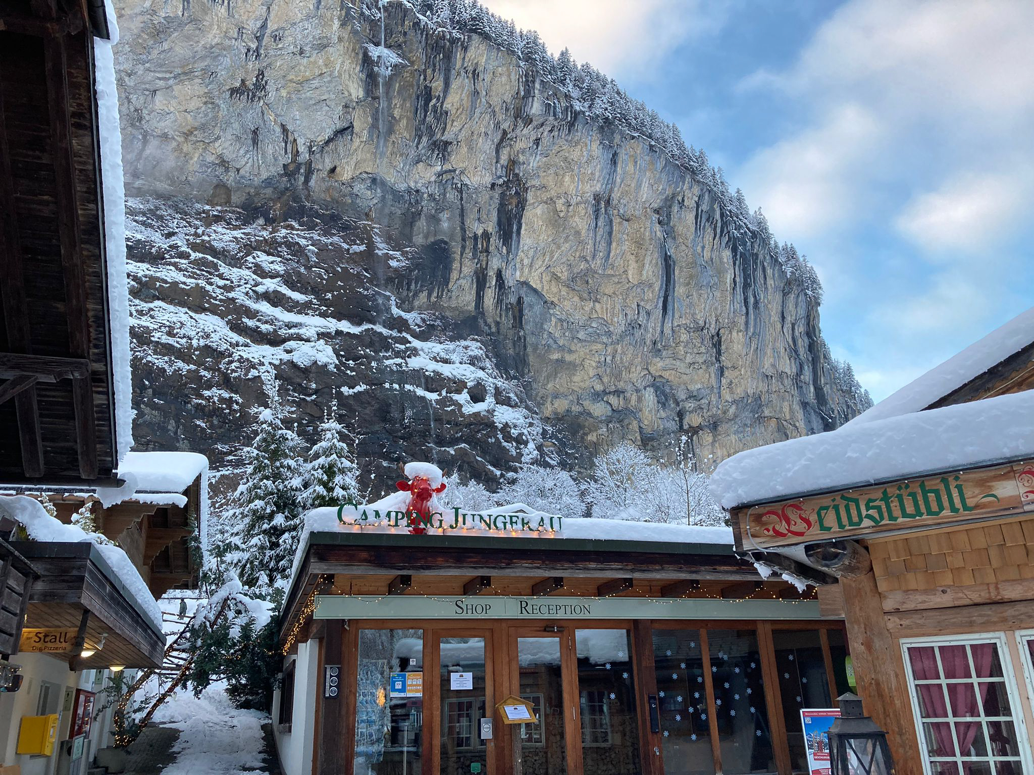 Reception Camping Jungfrau im Schnee