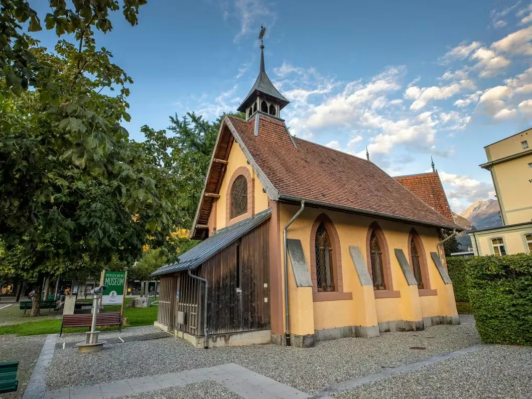 Englische Kirche des Sherlock Museums in Meiringen