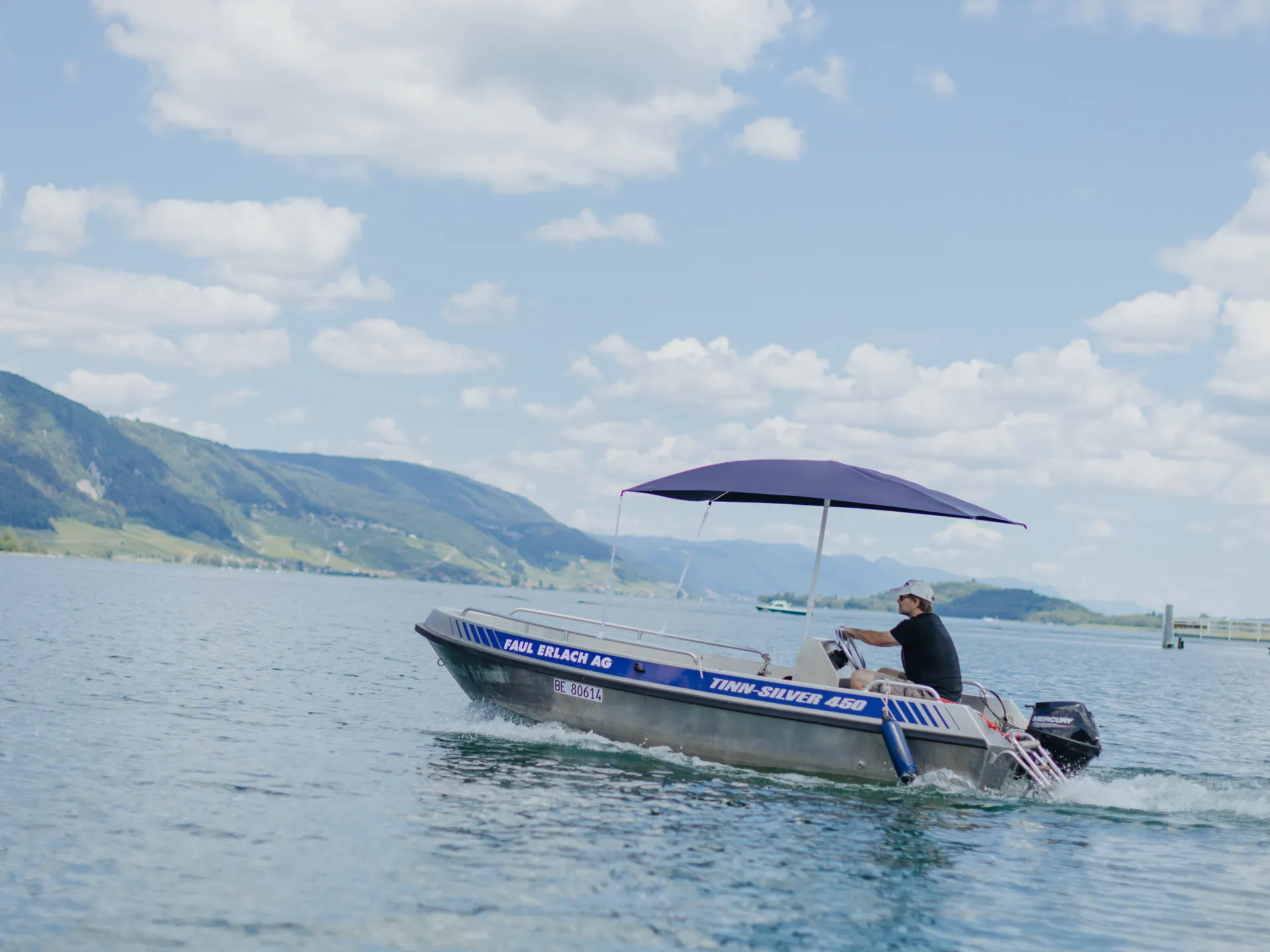 Boot auf Bielersee