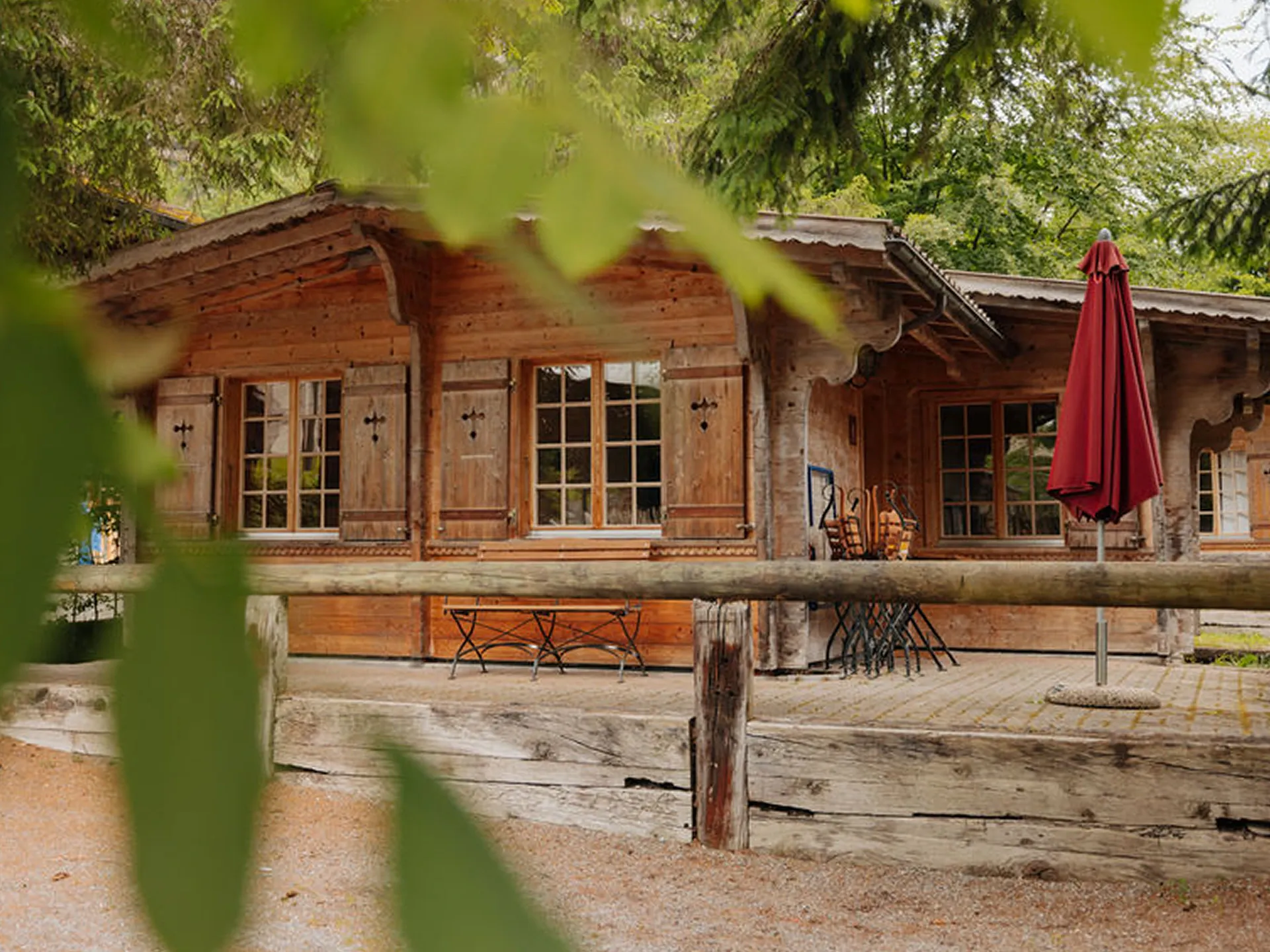 Bungalow Vermietung Unterkunft, schöne klassische Schweizer Holzhütte 