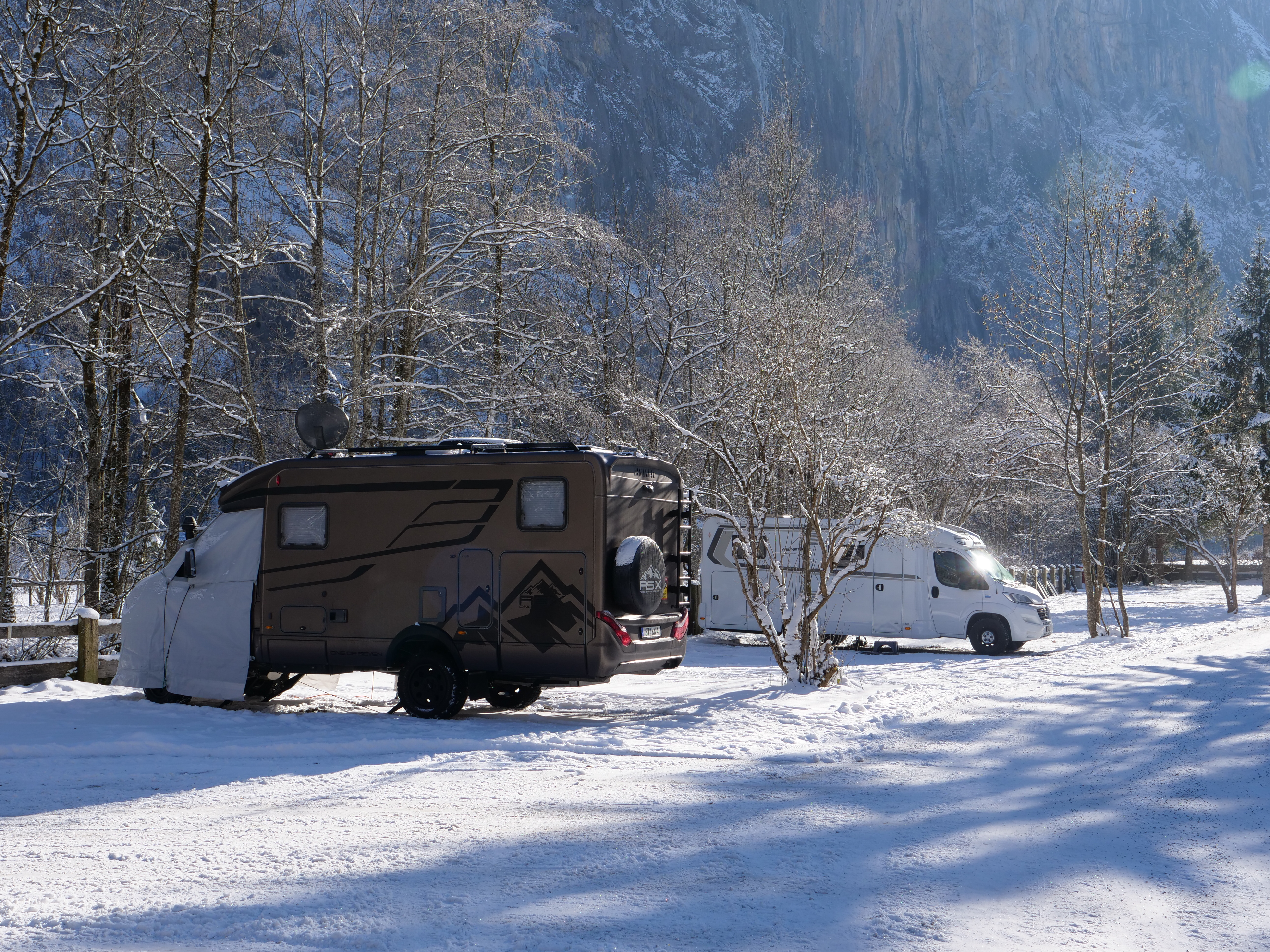 Stellplätze im Winter auf Camping Jungfrau