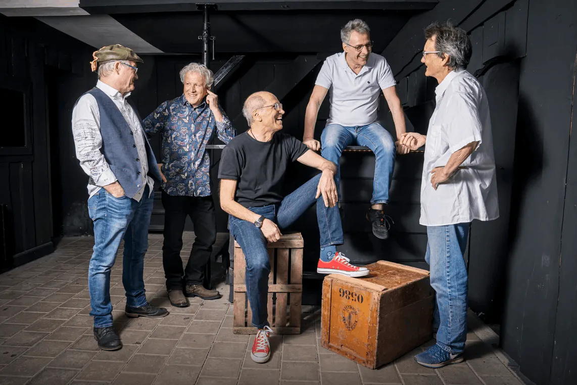 Gruppenfoto der Band Midlive Cruisers