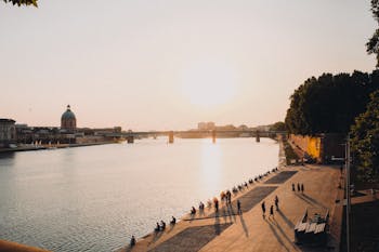 Toulouse, sunset on Garonne