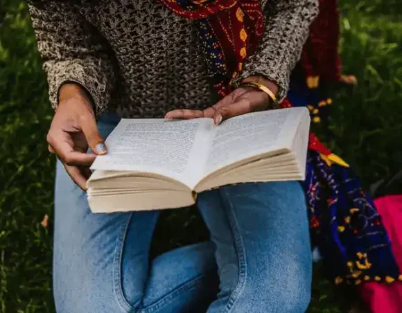 exploring-the-benefits-of-reading-for-students-transforming-minds-hearts-and-futures